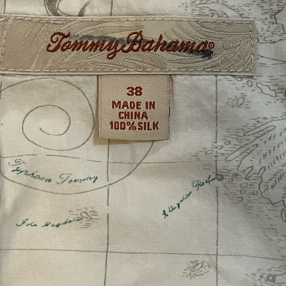 Tommy Bahama 100% silk shorts - Picture 3 of 3